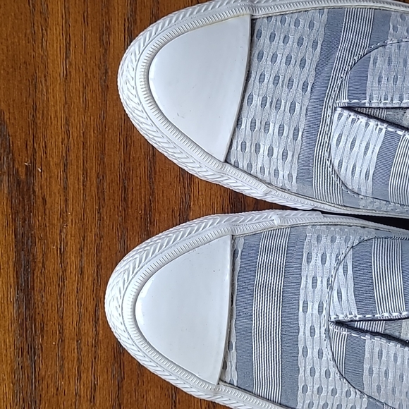 No Lace Converse - Picture 2 of 8